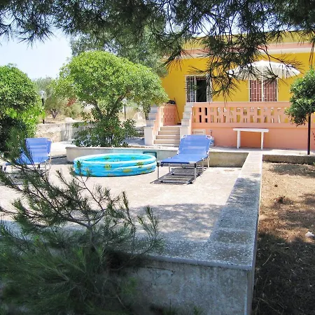 Charming House Near The Sea In Torre Pali. Casa vacanze Torre Pali