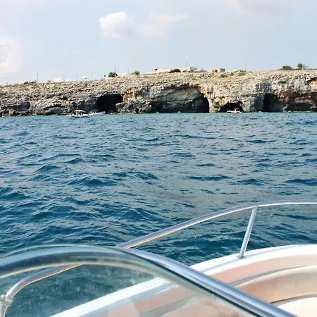 Charming House Near The Sea In Torre Pali. Casa vacanze