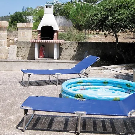 Charming House Near The Sea In Torre Pali. Ferienhaus *